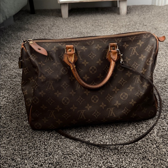 Louis Vuitton Speedy 35 with Crossbody Strap Monogram Satchel - Picture 14 of 17